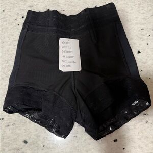 Black butt/glute lifting Shorts